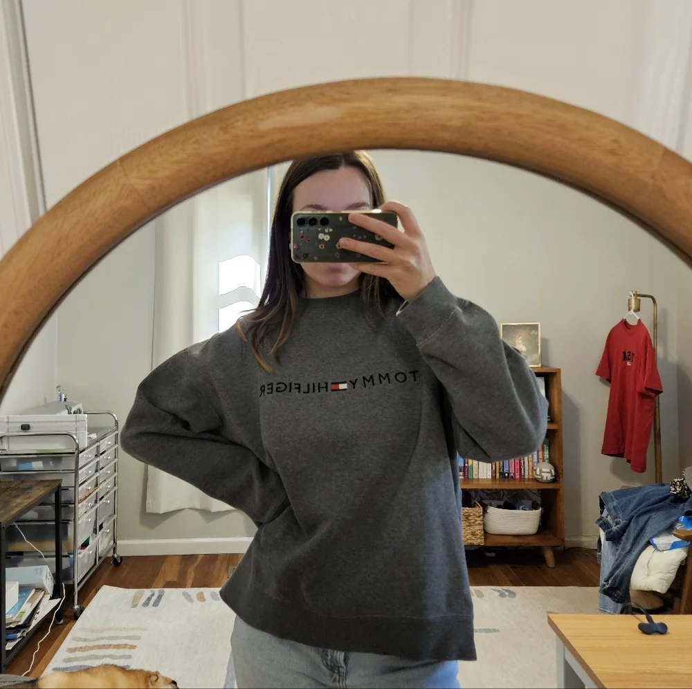 Tommy Hilfiger Embroidered Crew Neck Sweatshirt - Picture 2 of 6